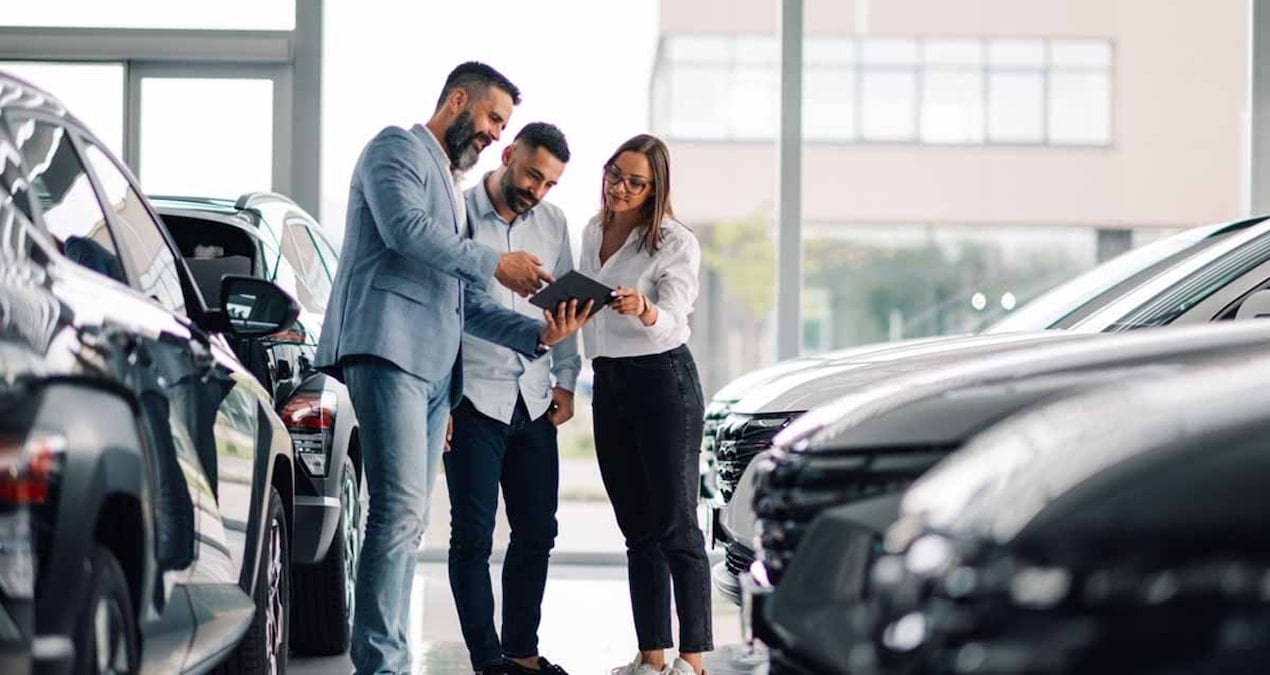 En popüler 10 otomobil listesi değişti: Geçen yılın yıldızı Tesla Model Y satışları bu yıl yerlerde, 1 ülke dikkat çekiyor