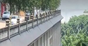 catisindan-yol-gecen-bina-yaptilar-DcSLe57I