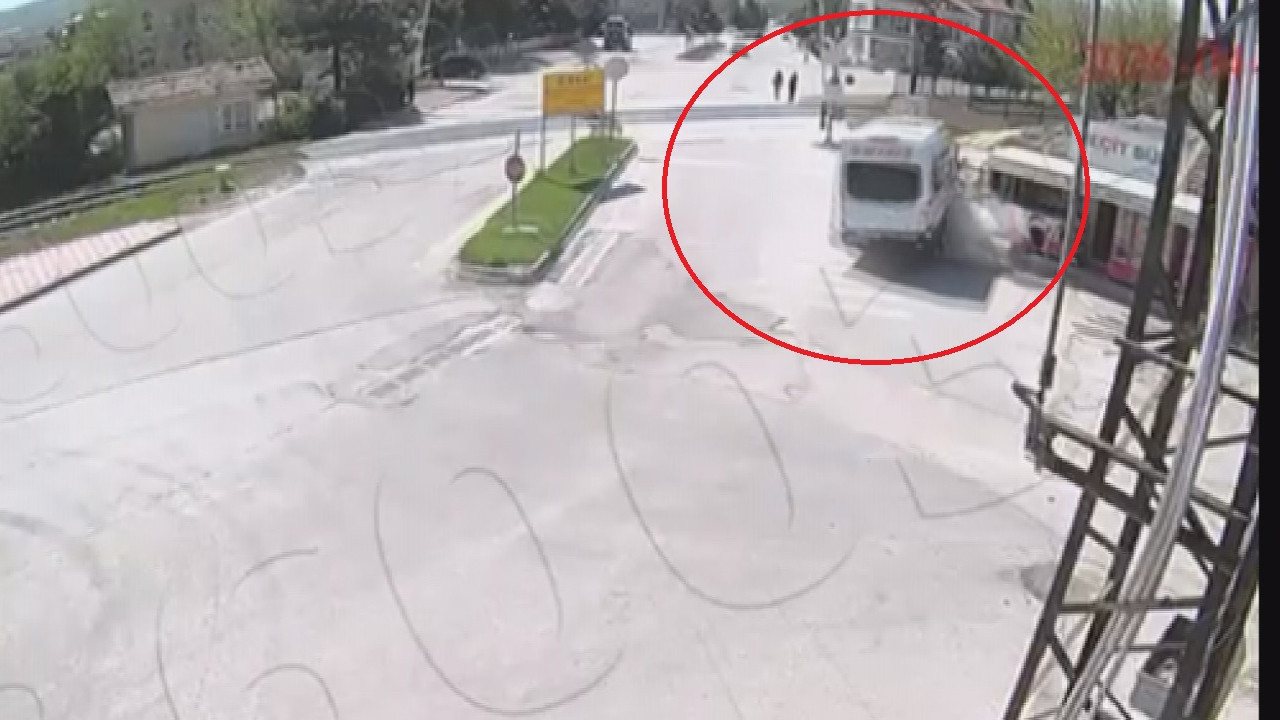 İki Öğrenci Hayatını Tehlikeye Atan Alkollü Kaza