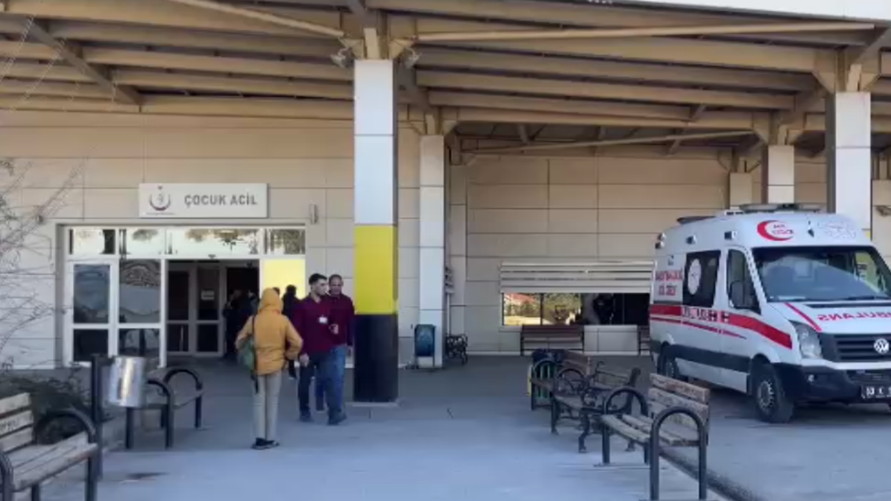 ellerini-yikamak-isterken-sulama-kanalina-dustuler-2-kardes-yasam-mucadelesi-veriyor-jvYvbwyG