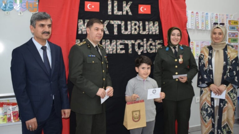 ilk-mektuplarini-mehmetcige-yazan-ogrencilere-askerlerden-cevap-geldi-wS6ZOYSr