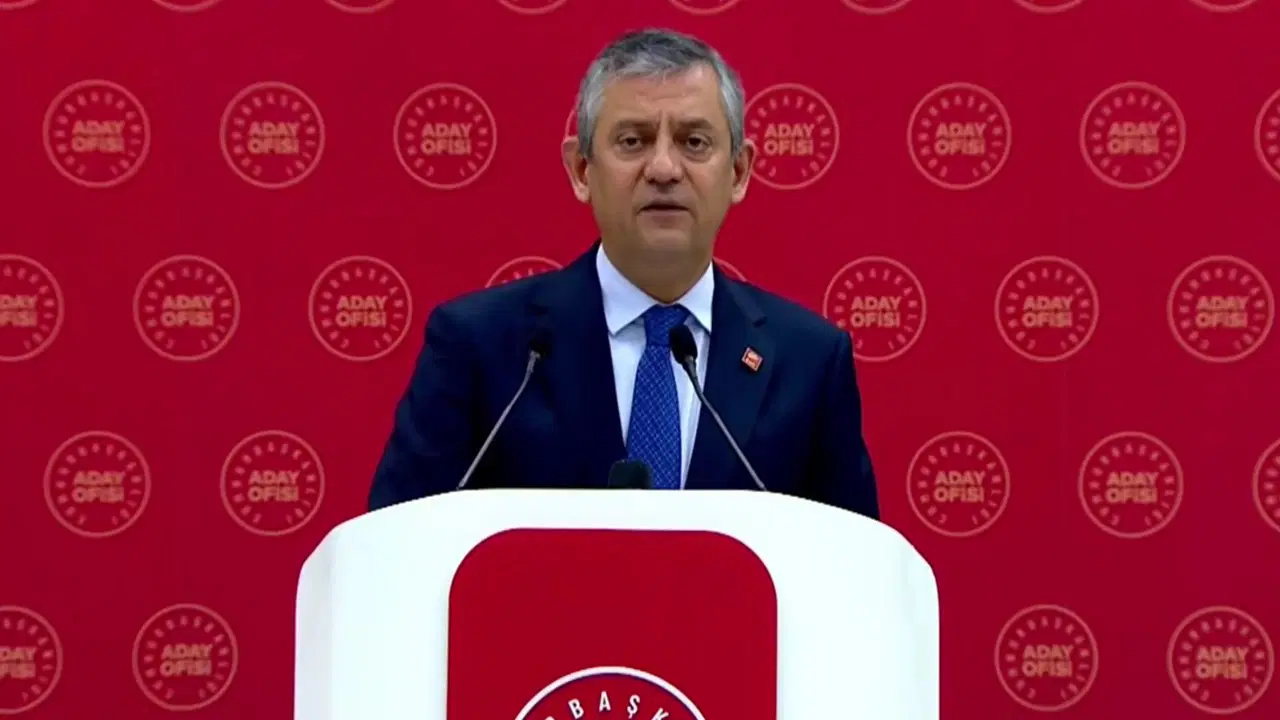 ozgur-ozel-secim-calismalarini-acikladi-chp-bugunden-itibaren-savunmadan-hucuma-geciyor-tSyVjWC1